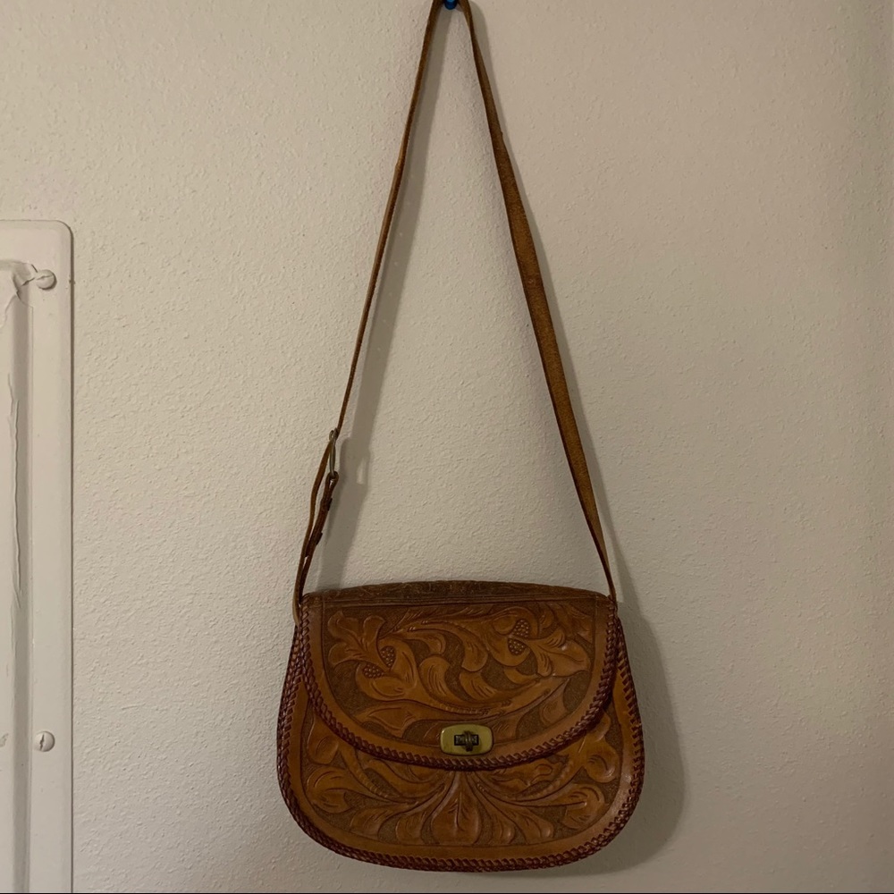 BEAUTIFUL Leather Crossbody